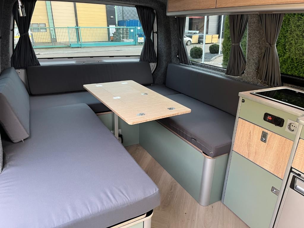 Rondzit/bed VW Transporter met keukenunit (extra breed bed), Caravans en Kamperen, Ophalen, Hoefakker 3, Veen, Info@termeercampers.nl