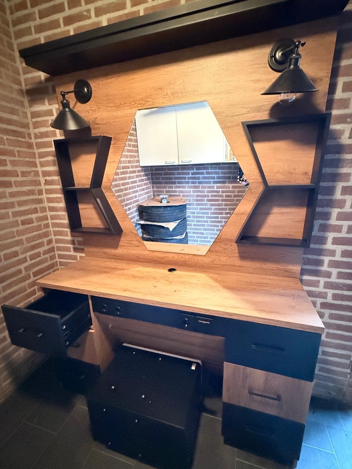 Kaptafel barber met spiegel en opbergruimte, Ophalen, Bruin, Zo goed als nieuw, Overige merken