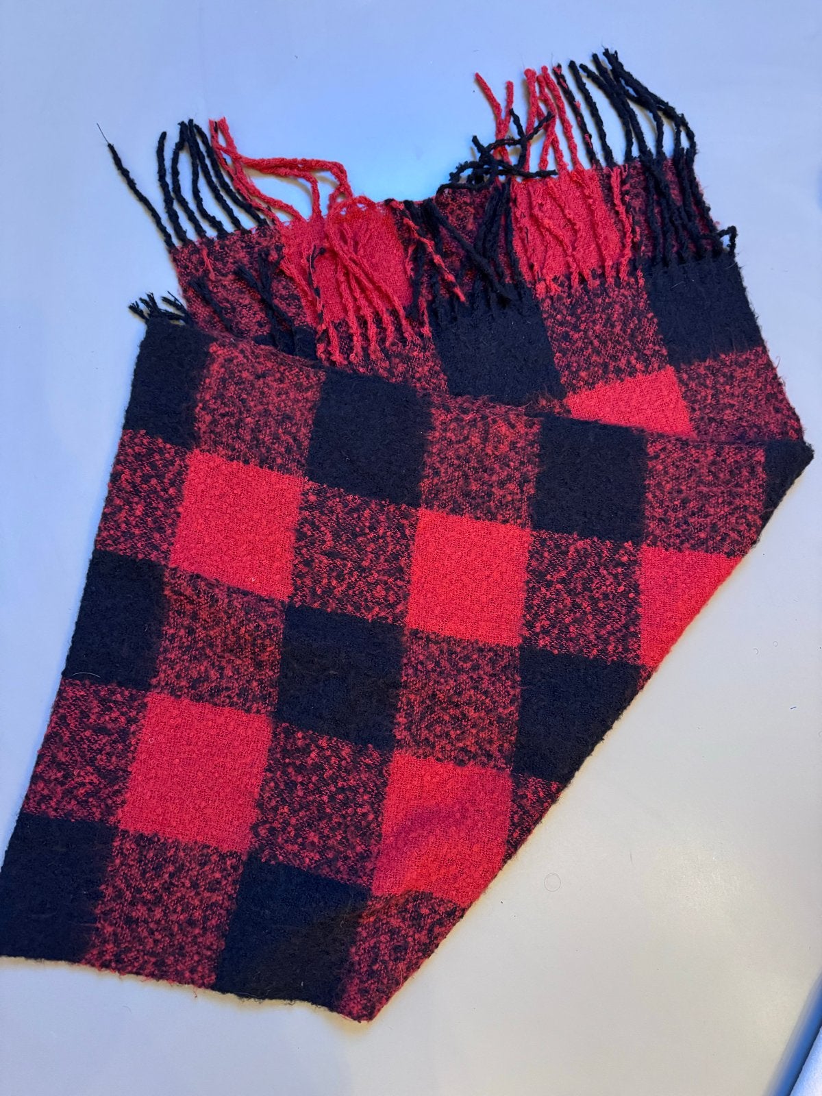 Grote warme sjaal H&M rood zwart geblokt, Kleding | Dames, Ophalen of Verzenden, Zo goed als nieuw, Sjaal