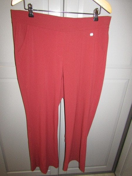 G1086 Triple Nine mt XL broek travelstof burgundy wide leg, Triple Nine, Verzenden, Maat 46/48 (XL) of groter, Zo goed als nieuw