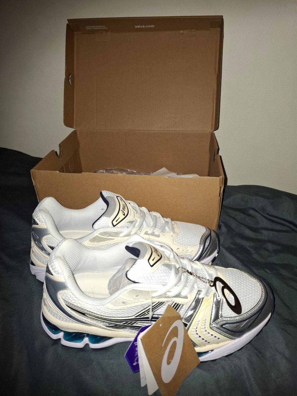 Asics gel-kayano 14 in maat 45, white/silver, Ophalen of Verzenden, Nieuw, Wit