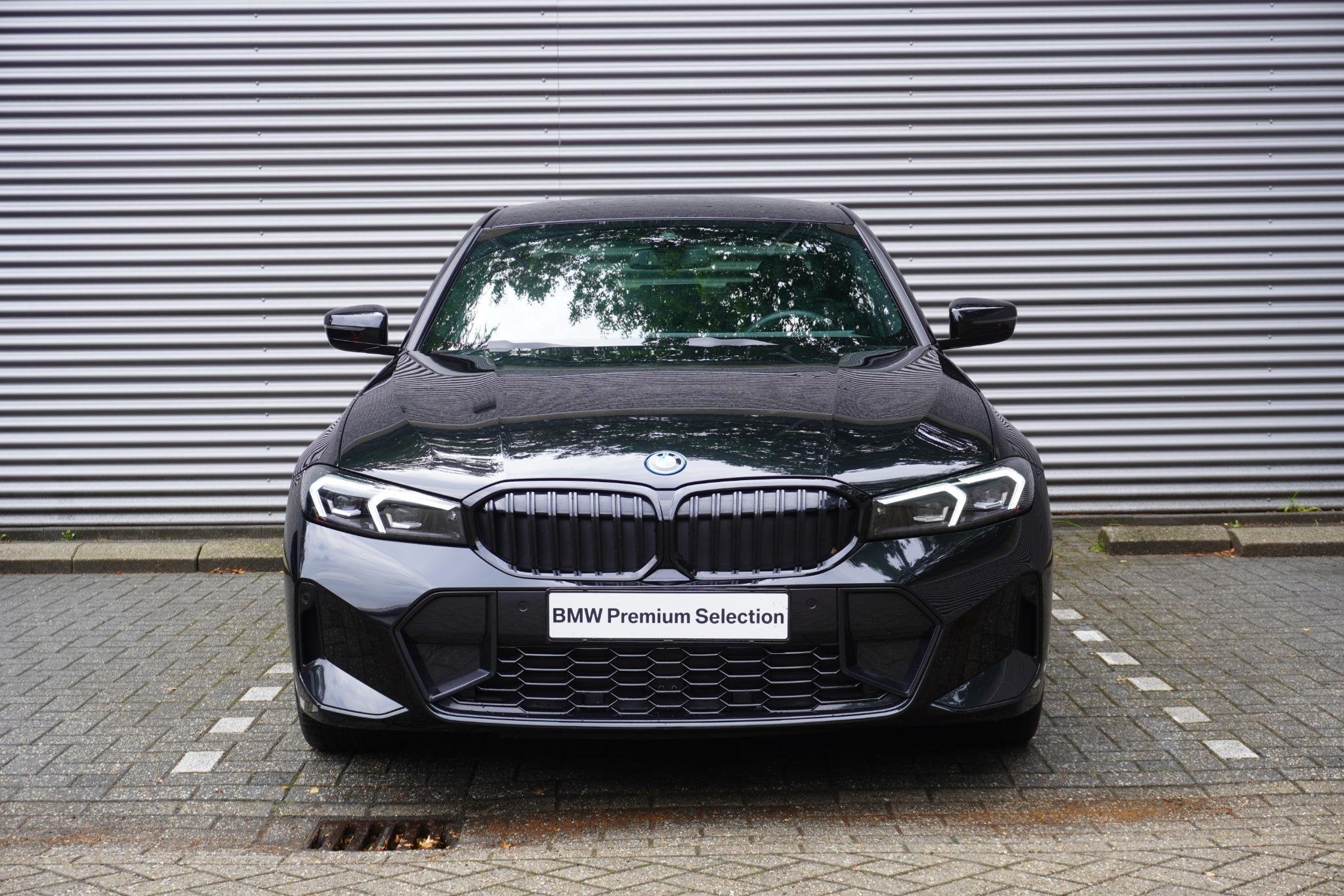 BMW 3-serie Sedan 330e M Sportpakket Pro | Harman/Kardon Sur, Auto's, Automaat, 1998 cc, Gebruikt, 4 cilinders
