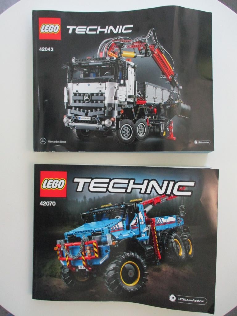 Lego instructieboekjes Technic 42070 en 42043, Verzenden, Lego, Overige typen, Zo goed als nieuw