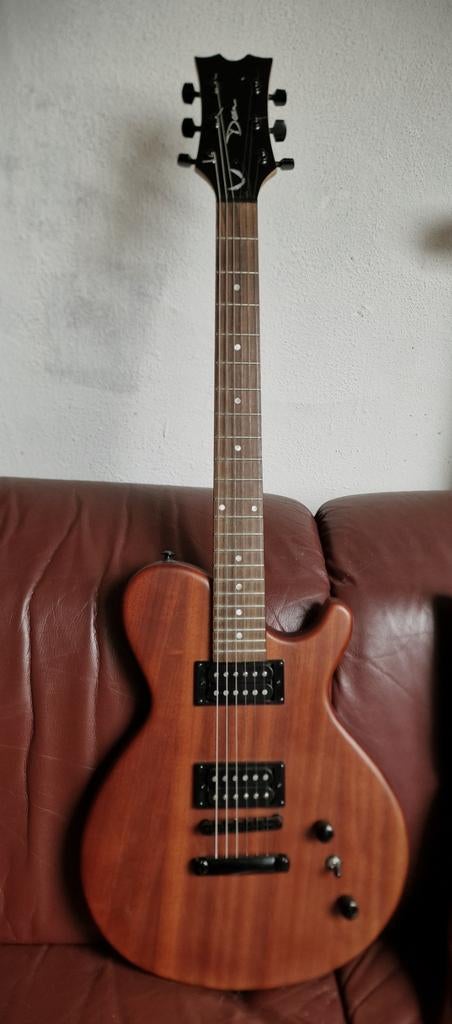 Dean Evolution Gitaar - Solid Body + Fender reverb, Muziek en Instrumenten, Ophalen of Verzenden, Zo goed als nieuw, Solid body