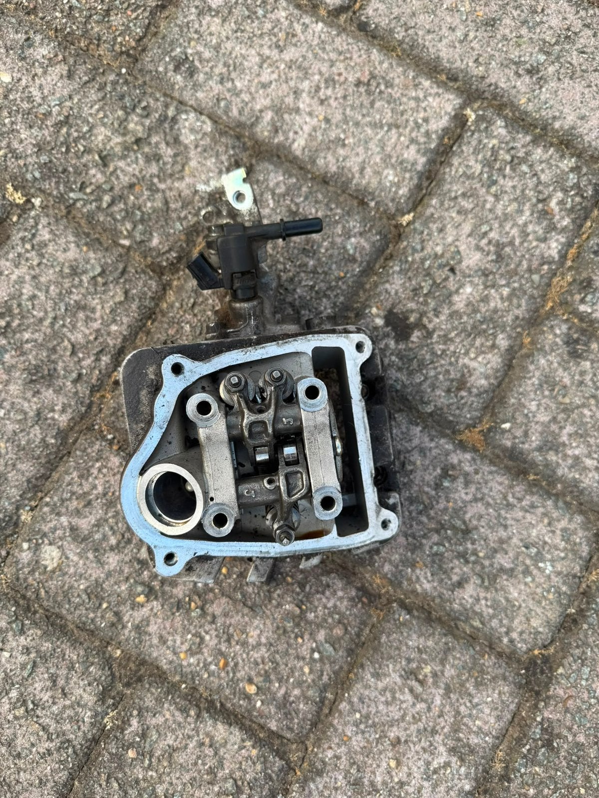 Cilinder kop vespa met injector en spruit stuk, Ophalen of Verzenden