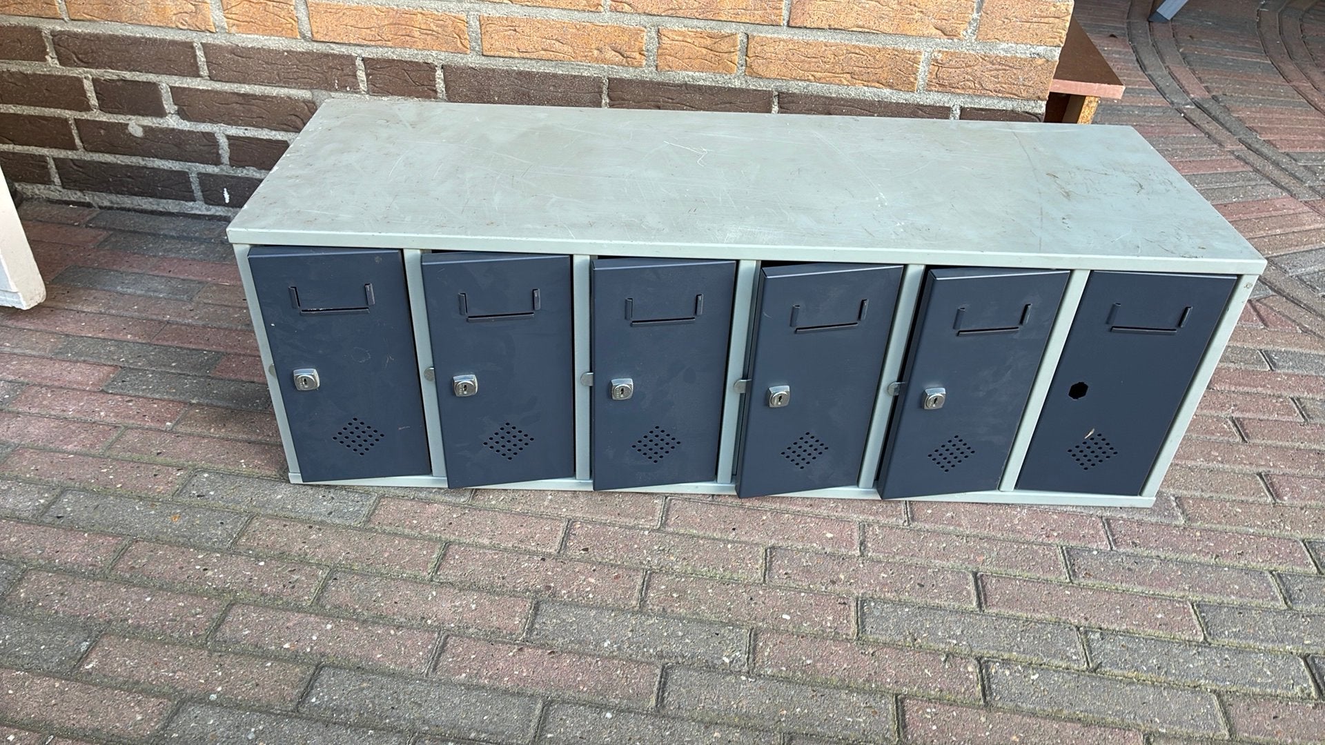Locker kastje., Ophalen, Zo goed als nieuw