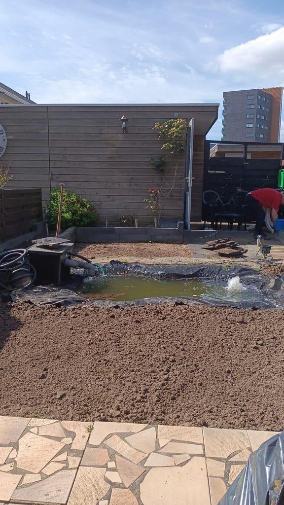 Kunstgras leggen en afwerken rondom vijver, Tuin en Terras, Ophalen of Verzenden