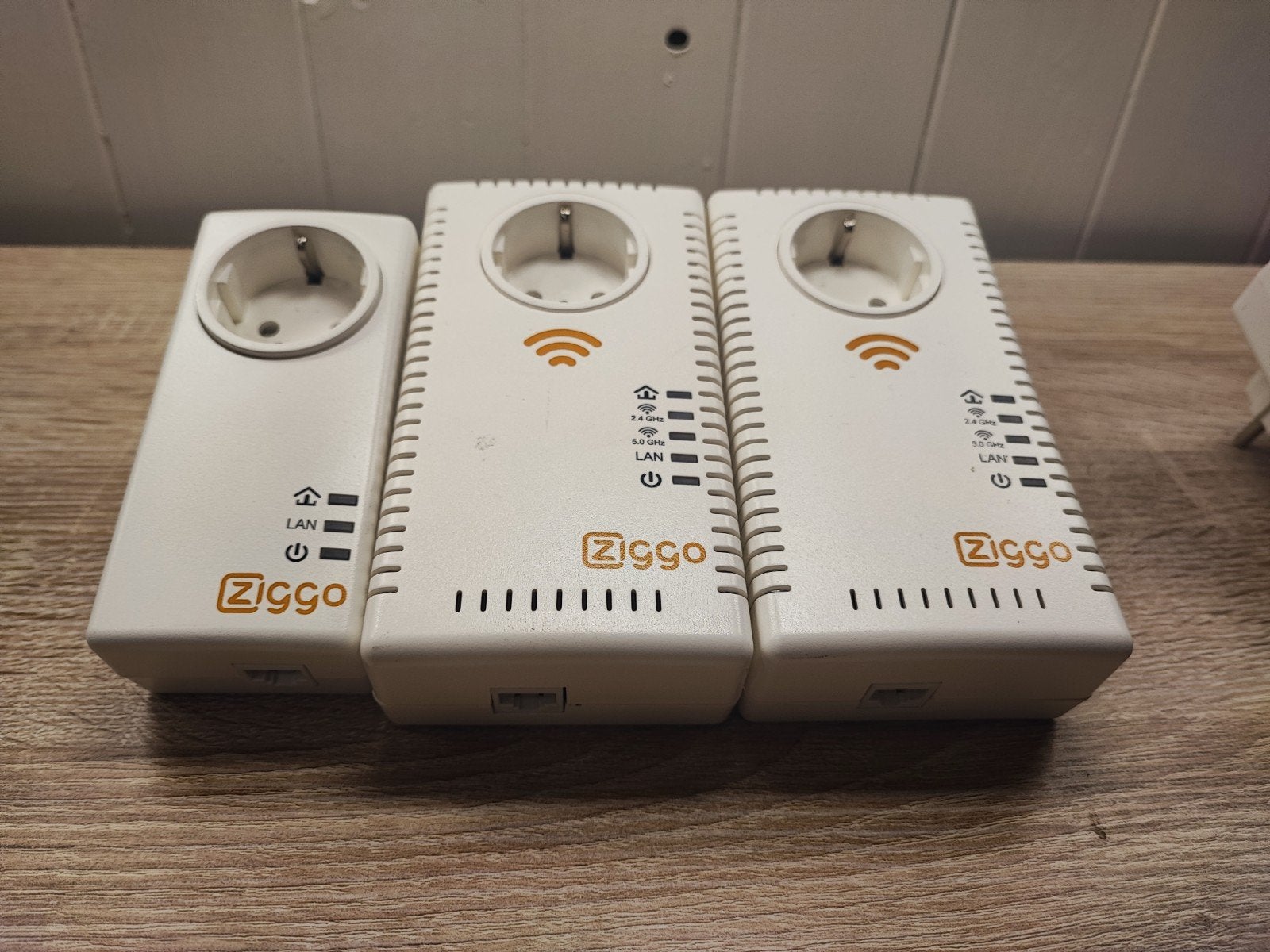 Te koop : Ziggo Wifi  Booster Powerline adapter setset, Computers en Software, Powerlines, Ophalen of Verzenden, Zo goed als nieuw