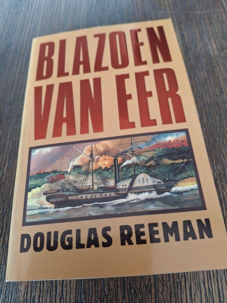 Blazoen van Eer - Douglas Reeman (Oorlogsroman), Ophalen of Verzenden, Gelezen, Douglas Reeman, Nederland