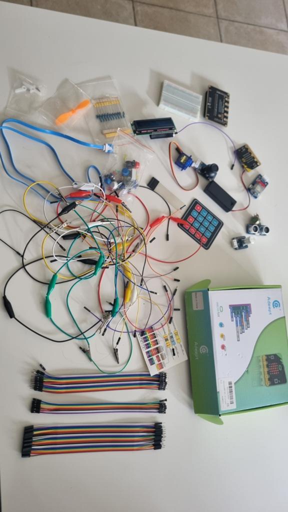 Micro:bit Starter Kit met Sensoren en Accessoires, Ophalen of Verzenden, Zo goed als nieuw
