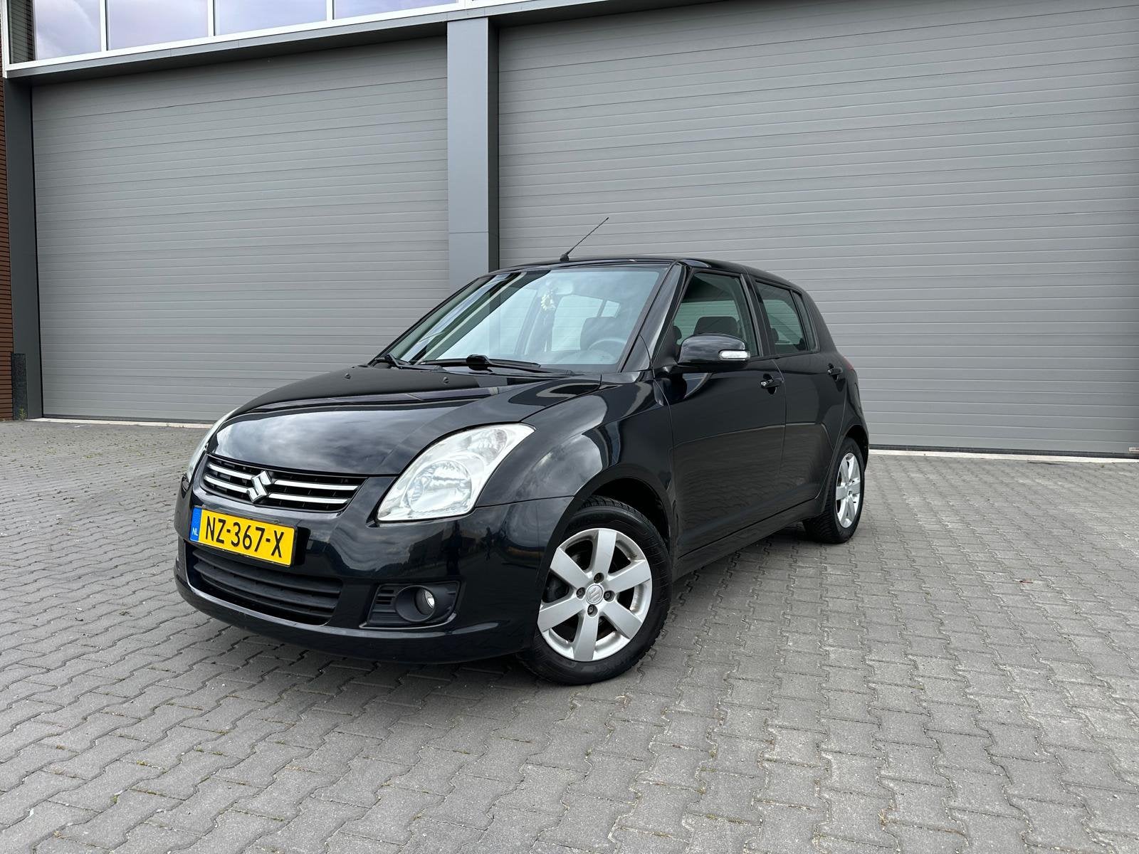 Suzuki Swift 1.3 5D | Airco | Stoel.vw | Bluetooth |, Auto's, Suzuki, Voorwielaandrijving, 40 €/maand, 400 kg, Handgeschakeld