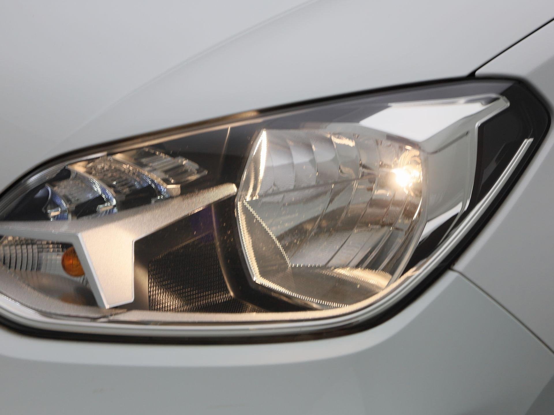 Foto 13 van Volkswagen Up! 1.0 | Airconditioning | Bluetooth | Elektrisc