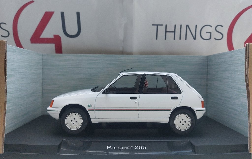 MCG 1:18 Peugeot 205 1984 Lacoste wit nieuw in verpakking, Ophalen of Verzenden, Nieuw, Auto, Overige merken