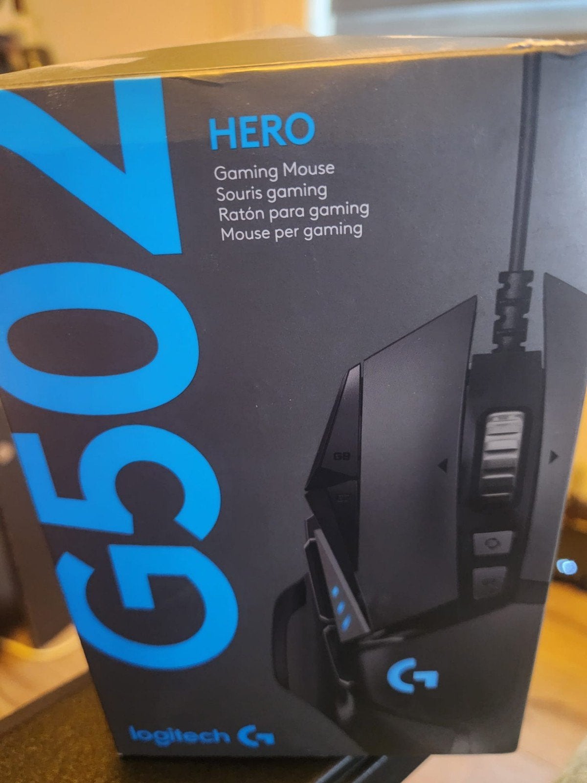 Logitech G502 Gaming Muis - Inclusief Doos, Rechtshandig, Muis, Ophalen of Verzenden, Zo goed als nieuw