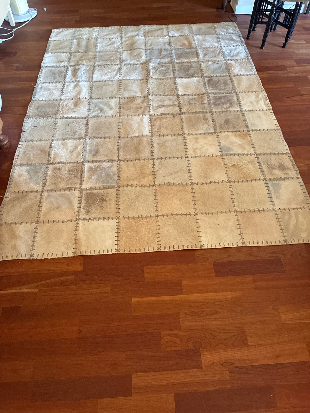 Patchwork geitenhuid vloerkleed karpet - 2.13 x 1.56 meter, Huis en Inrichting, Gebruikt, Beige, 150 tot 200 cm, 200 cm of meer