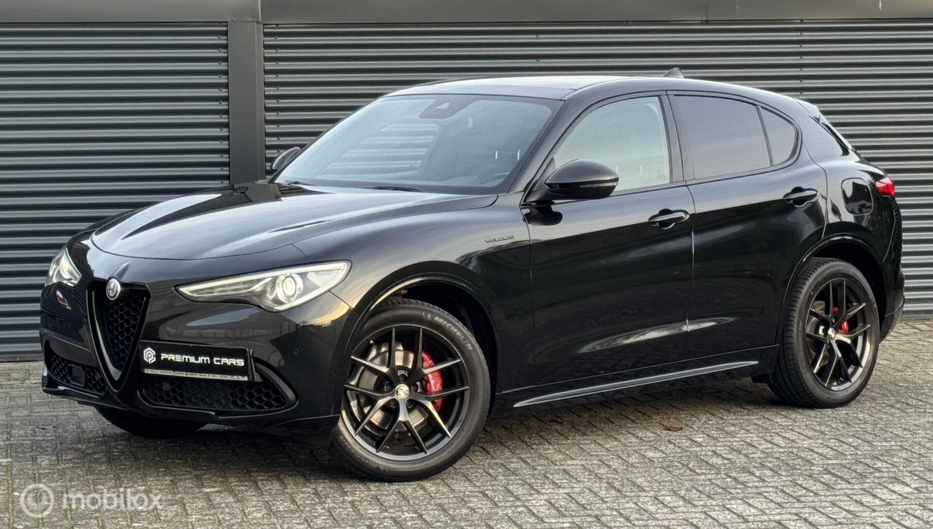 Alfa Romeo Stelvio 2.0 T AWD Veloce Pano Keyless H/KTrekhaak, Auto's, Automaat, Dealer onderhouden, 4 cilinders, 1655 kg