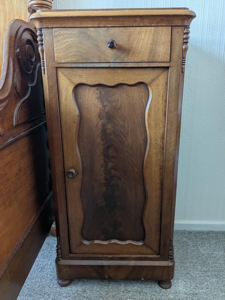Antiek mahoniehouten Biedermeier nachtkastje, Ophalen