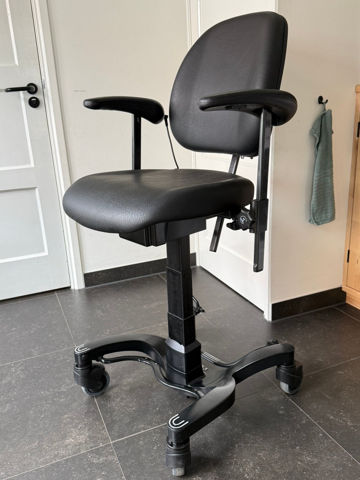 Vela Tango 700EB trippelstoel, elek. Hoog/Laag 80cm! 2024., Ophalen, Zo goed als nieuw