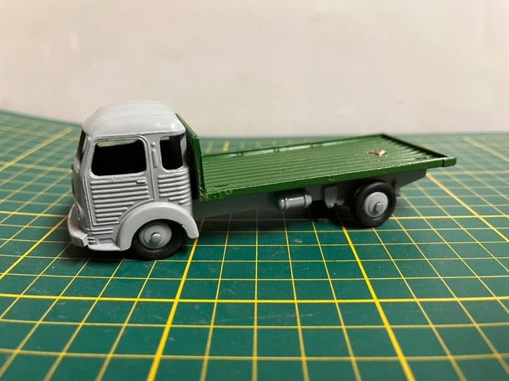 Dinky toy Simca Cargo, Ophalen of Verzenden, Zo goed als nieuw, Bus of Vrachtwagen, Dinky Toys