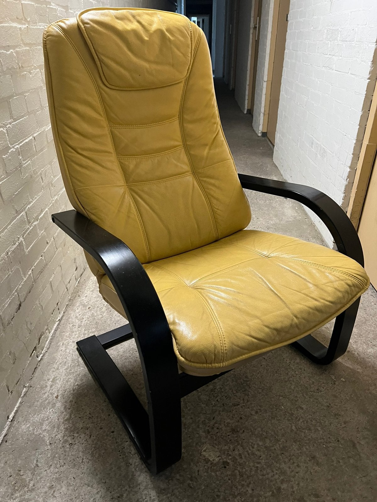 Lederen relax stoel, Ophalen, Zo goed als nieuw, 50 tot 75 cm, Leer