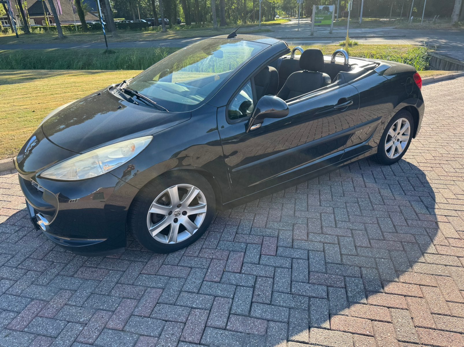 Peugeot 207 1.6 16V Cabriolet 2007 Zwart, Voorwielaandrijving, 15 km/l, 4 cilinders, Cabriolet