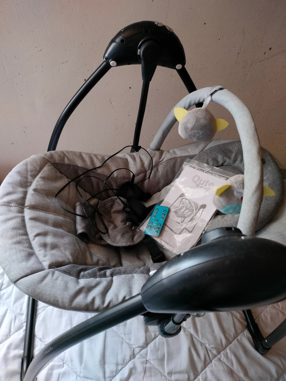 baby schommel stoeltje qute, Ophalen, Zo goed als nieuw, Overige merken, Met gordel(s) of riempje(s)
