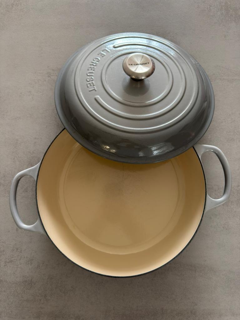 Le Creuset Campagnard Signature 'Meringue' 30cm, Ophalen of Verzenden, Gietijzer, Koekenpan of Braadpan