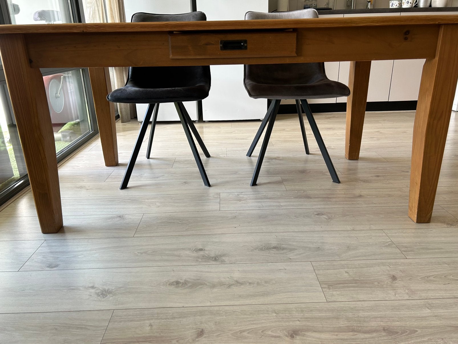 Tafel grenen met 4 stoelen, Huis en Inrichting, Tafels | Eettafels, Ophalen, Gebruikt, 200 cm of meer, 50 tot 100 cm