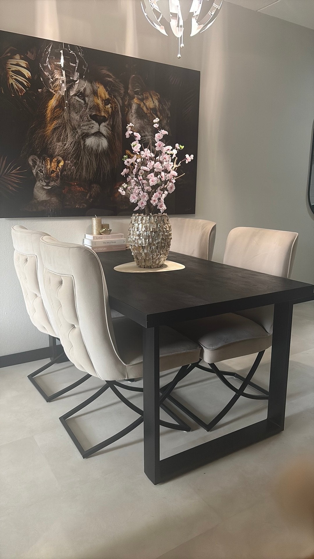 Eric kuster beige eetkamer stoelen eetstoelen zwarte frame, Huis en Inrichting, Stoelen, Ophalen, Zo goed als nieuw, Vier