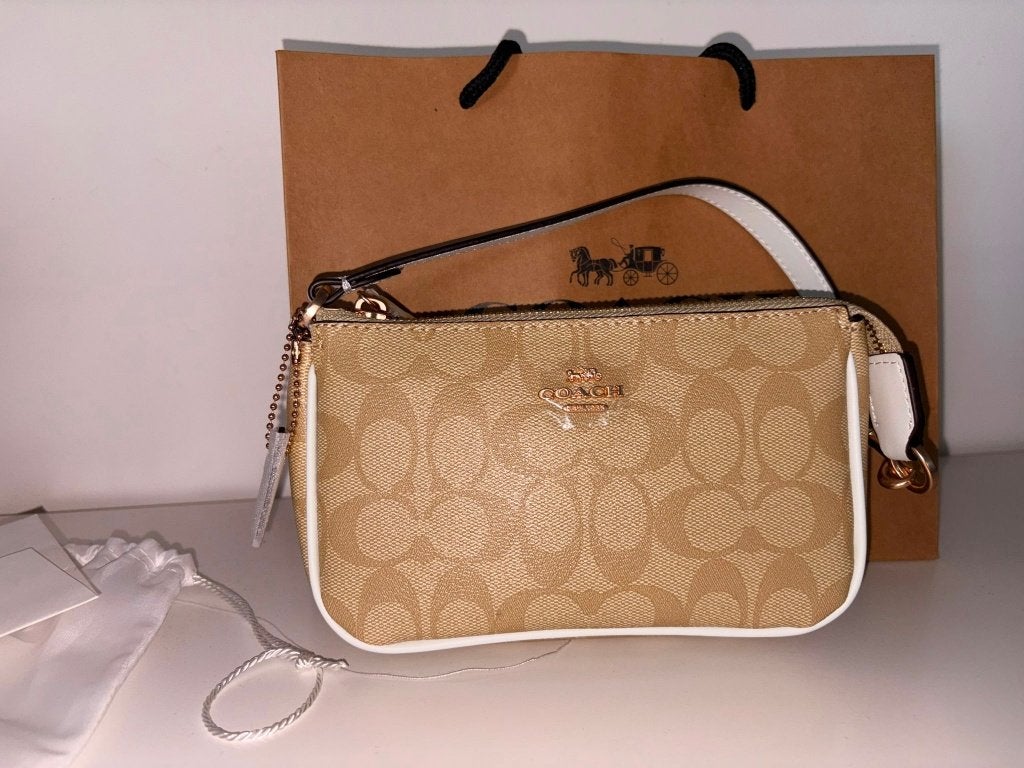 Coach Signature Shoulder Bag Nieuw | Dustbag & Doos, Ophalen of Verzenden, Nieuw, Beige, Schoudertasje