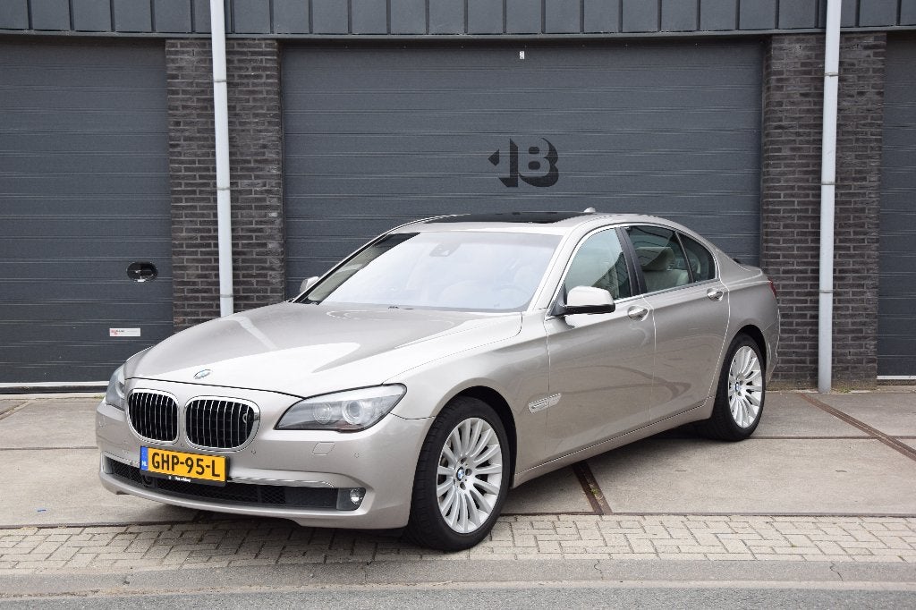 BMW 740 i Kaschmir zilver - Carplay - zeer goed onderhouden, Automaat, Euro 5, Achterwielaandrijving, Beige