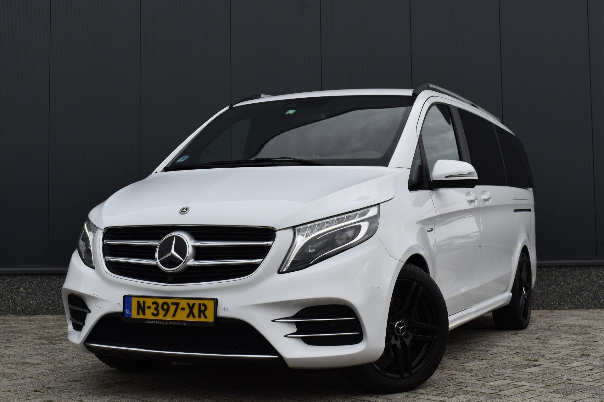 Mercedes-Benz V-Klasse 250d Lang AMG line 7p Marge Pano - Tr, Automaat, Achterwielaandrijving, Gebruikt, Euro 6