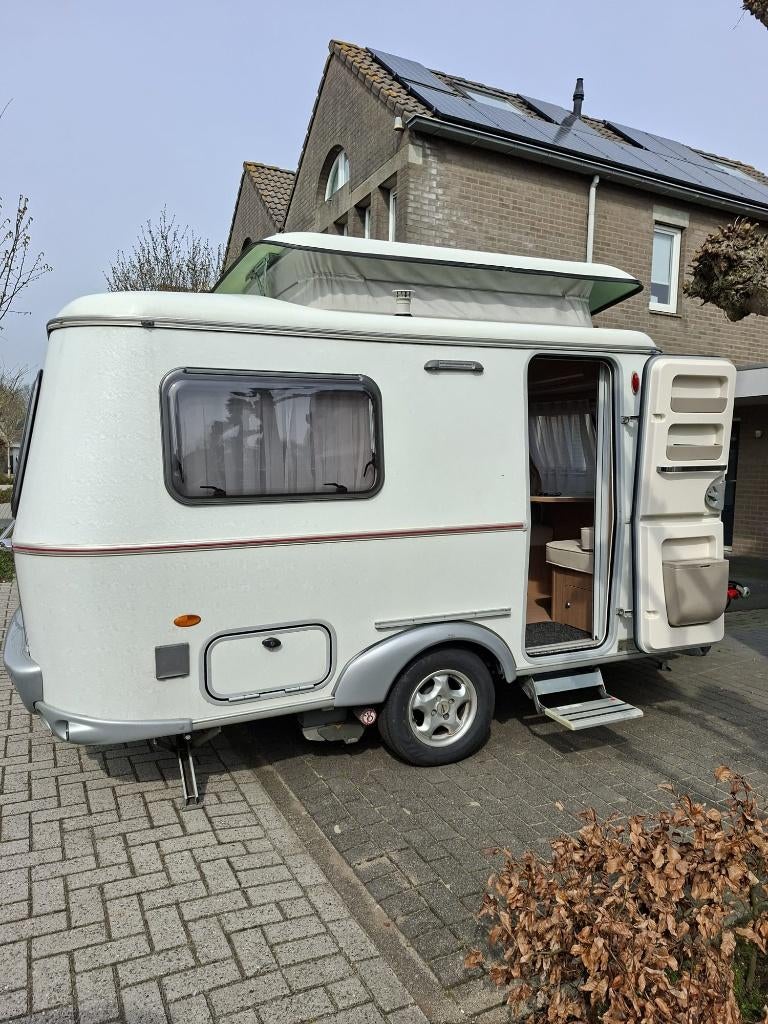 Eriba Familia 310 perfect! Volledig uitgerust incl voortent, Caravans en Kamperen, Overige typen, Schokbreker, Tot en met 3, Particulier