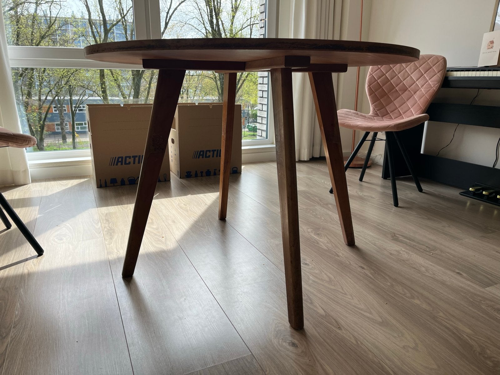 Ronde eettafel - Hout - opknapper of hobby tafel, Ophalen, Gebruikt, Rond, Vier personen