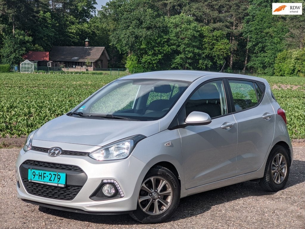 Hyundai I10 1.2 FIFA World Cup • CRUISE • LEDER STUUR+VE, Auto's, Hyundai, Voorwielaandrijving, Stof, Gebruikt, 4 cilinders