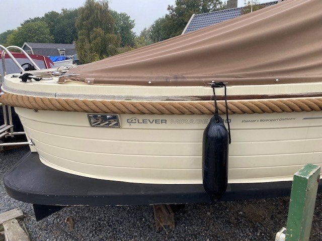 Foto 2 van clever mirage 600. sloep.