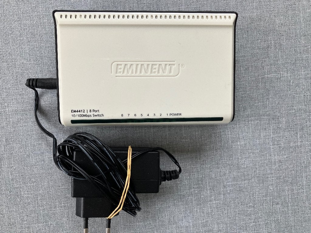 Eminent Networking Switch EM4412, Ophalen of Verzenden, Gebruikt