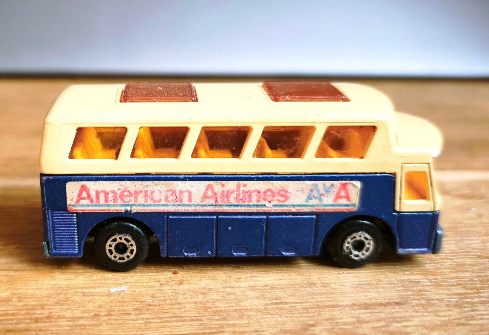 Matchbox No. 65 Airport Coach American Airlines 1977, Ophalen of Verzenden, Gebruikt
