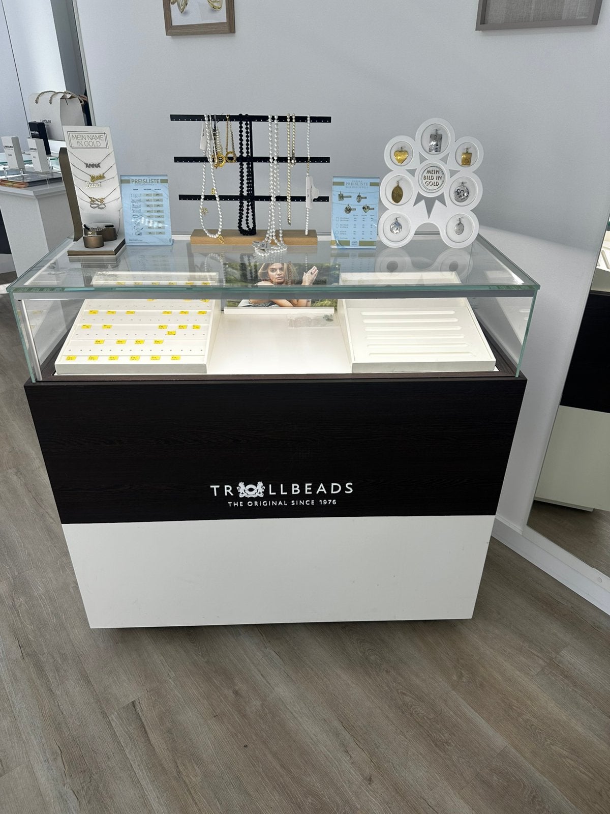Vitrine kast met led verlichting trollbeads sieraden kast, Ophalen of Verzenden, Zo goed als nieuw, 25 tot 50 cm, 50 tot 100 cm