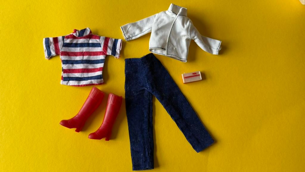 Barbie Sindy Fleur Outfit, Ophalen of Verzenden, Zo goed als nieuw, Kleertjes