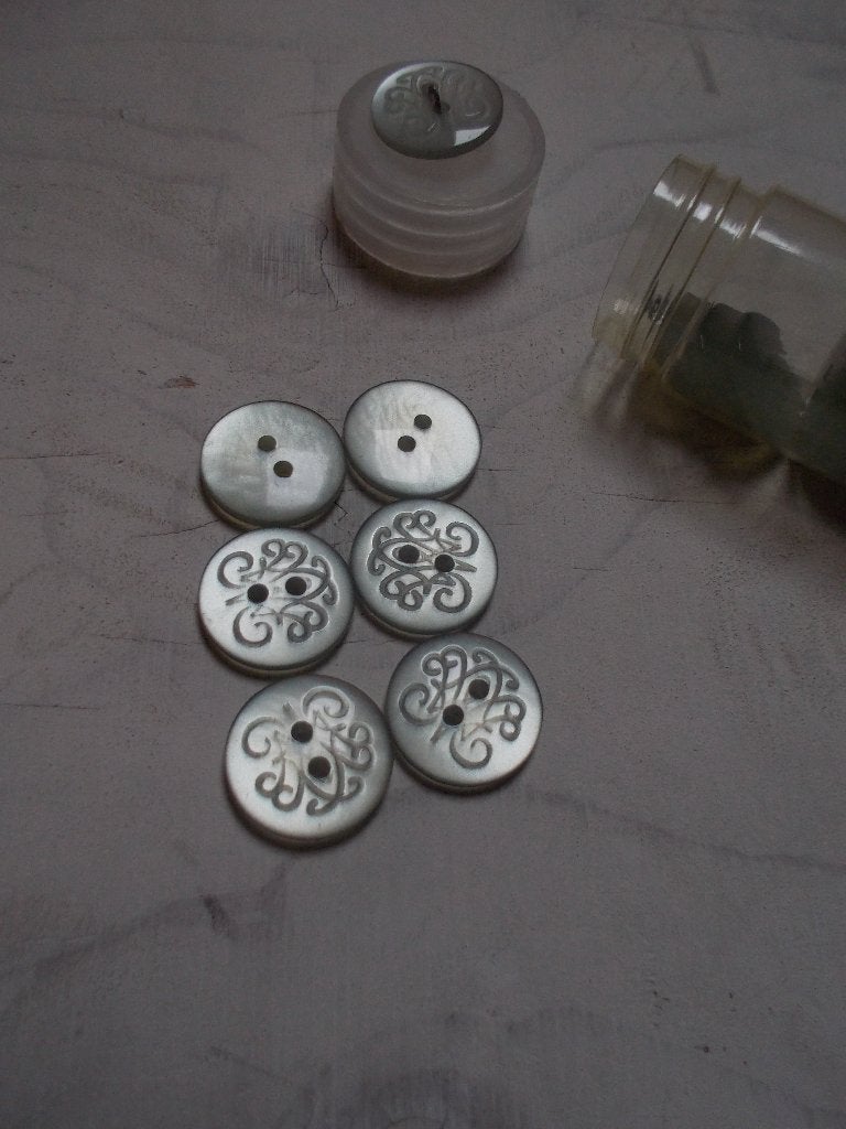 Knopen grijs met swirl in buisje 33x, Ophalen of Verzenden, Nieuw, Knoop of Knopen