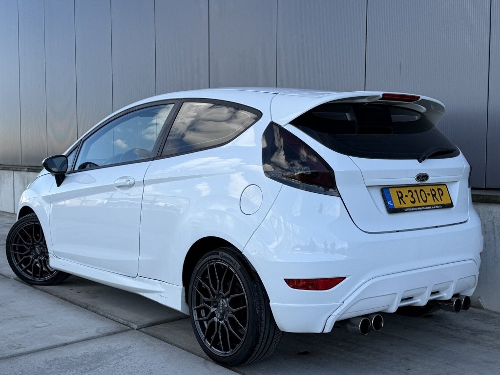 Ford Fiesta 1.25 82PK / RS Edit / Kuipstoelen / Apple CarPla, Auto's, Voorwielaandrijving, 4 cilinders, 82 pk, Wit