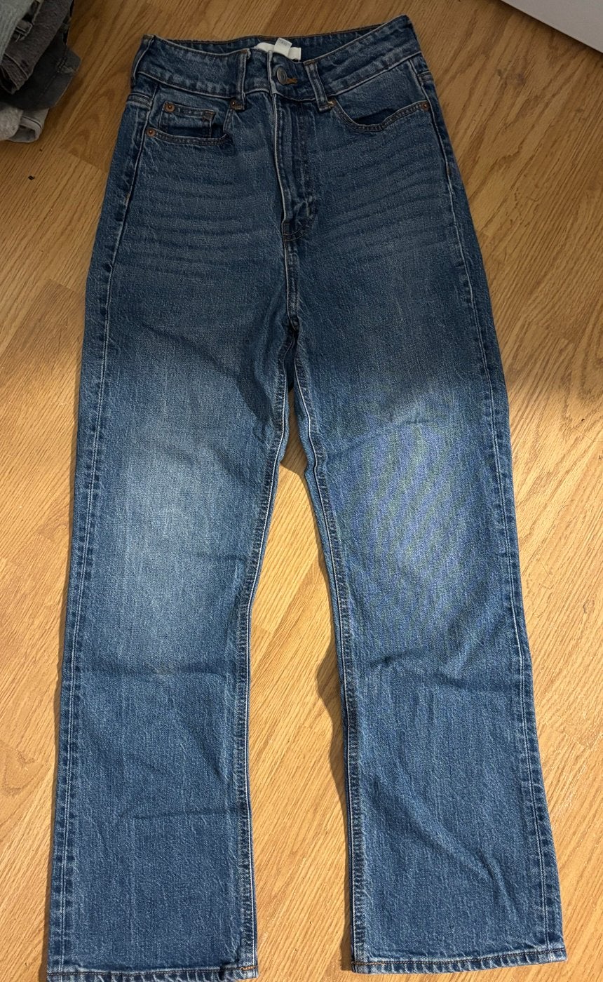 H&M Blauwe Jeans - Maat 34, Kleding | Dames, Spijkerbroeken en Jeans, Ophalen of Verzenden, Gedragen, Blauw, W27 (confectie 34) of kleiner