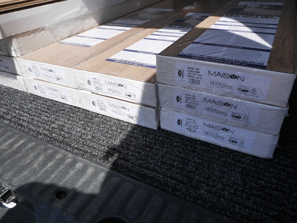 Ruim 28 m2 , nieuw laminaat , Warm Bordeaux eiken , 150euro, Doe-het-zelf en Verbouw, Ophalen, 50 tot 150 cm, Nieuw, 10 m² of meer