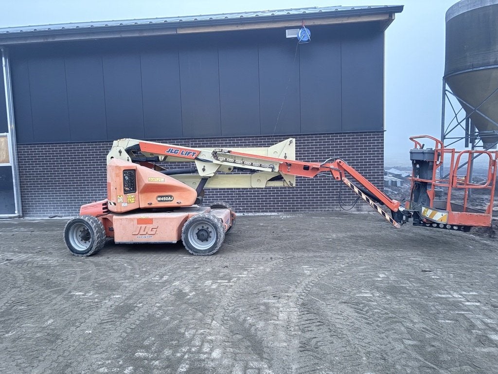 Hoogwerker jlg 45aje, Zakelijke goederen