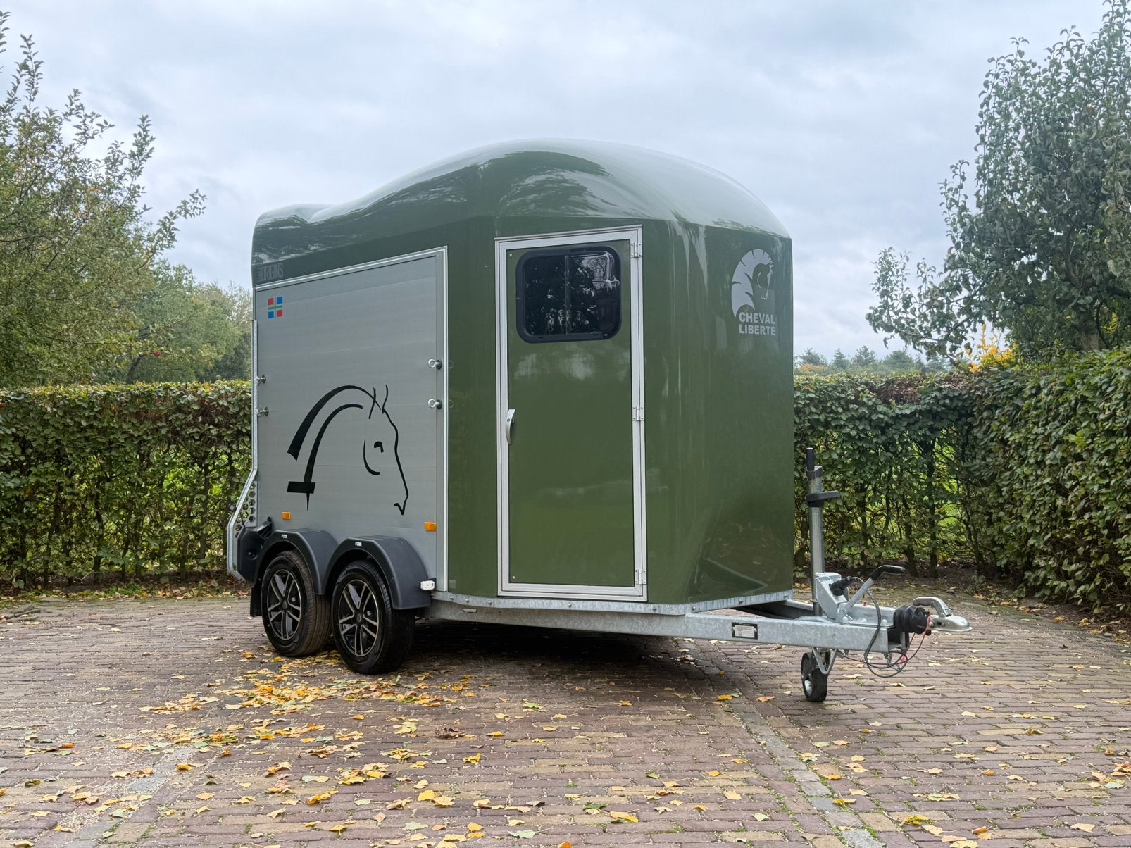 Prachtige 2 paards cheval liberte vol aluminium zadelkamer, Ophalen, Aluminium, Zo goed als nieuw, 2-paards trailer