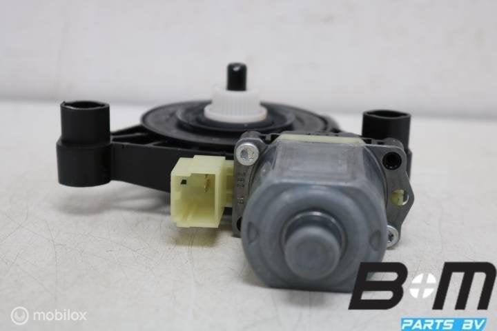 Raammotor linskachter VW Tiguan 5NA 5Q095801A, Gebruikt