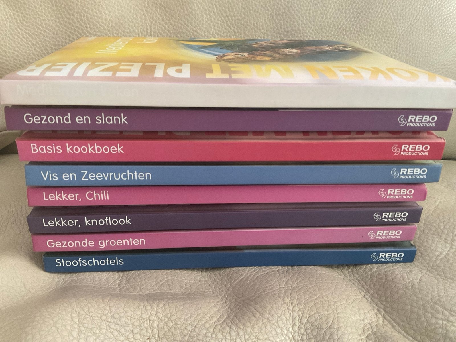 Nieuwe  8 eenvoudige recepten kookboeken Rebo, Hoofdgerechten, Nieuw, Ophalen of Verzenden, Gezond koken