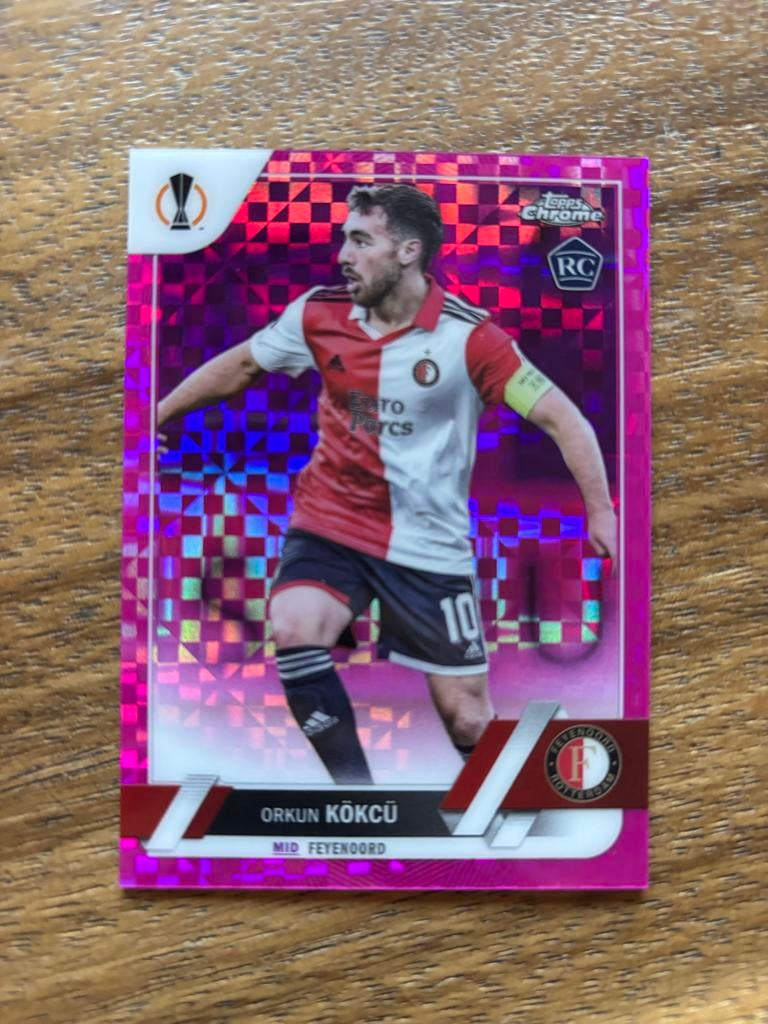Orkun Kökcü Topps Chrome RC Pink Refractor 209/250 Feyenoord, Hobby en Vrije tijd, Stickers en Plaatjes, Ophalen of Verzenden
