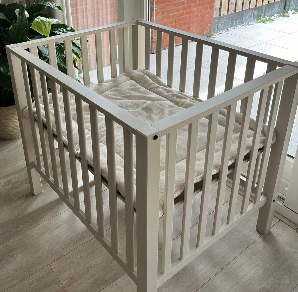 Beige babybox LxBxH:100 cm, 79 cm, 85 cm, Ophalen, Zo goed als nieuw, Vierkant, Boxkleed